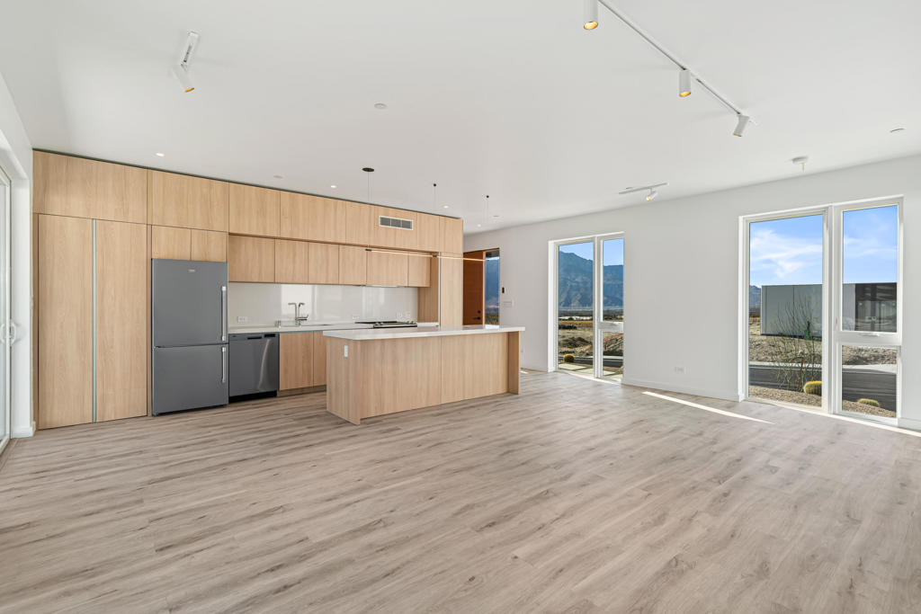 13848 Scenic Crest Circle