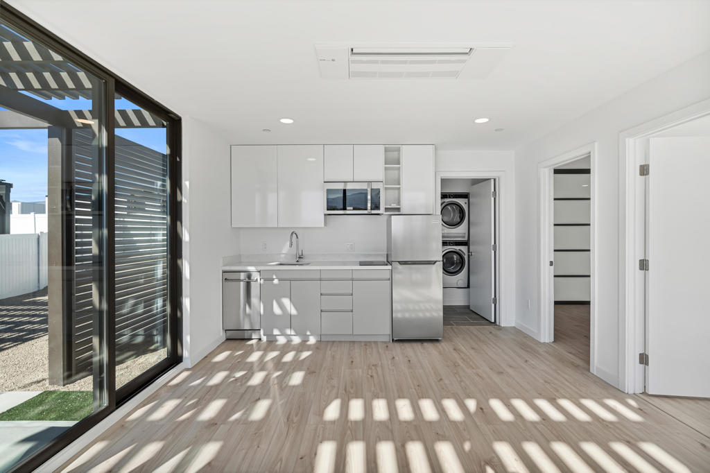 13848 Scenic Crest Circle