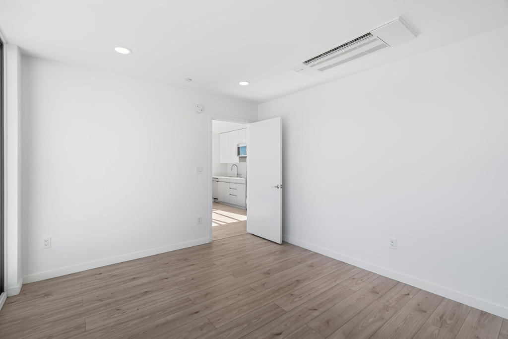 13833 Scenic Crest Circle