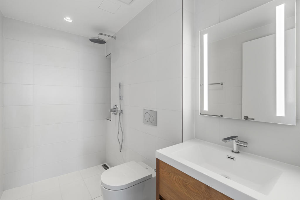 13833 Scenic Crest Circle