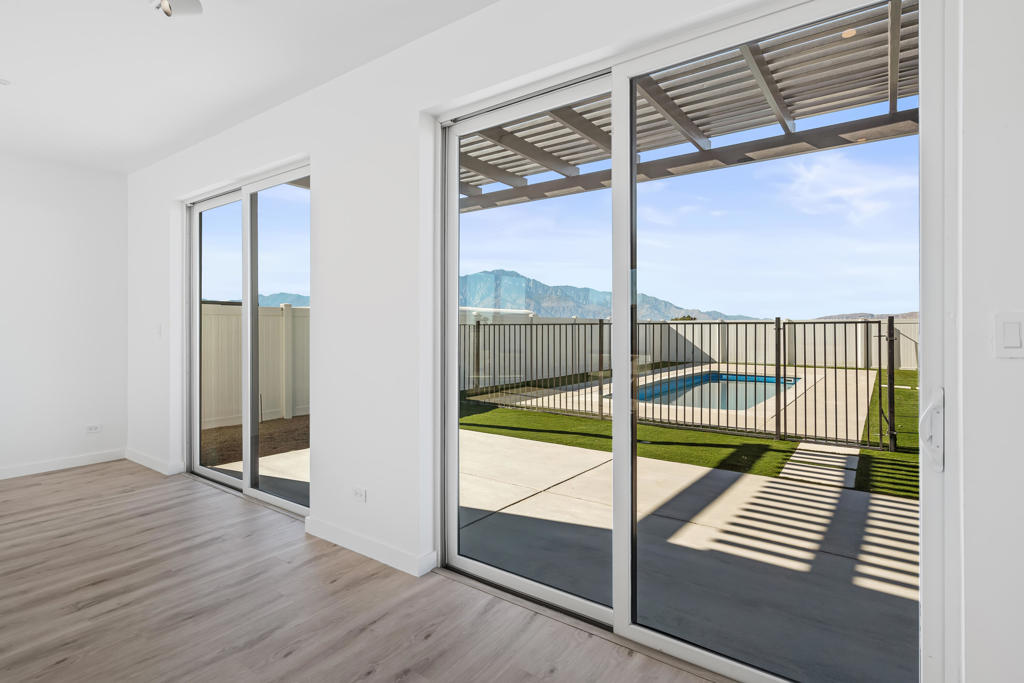 13833 Scenic Crest Circle