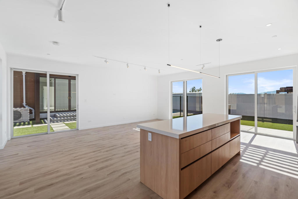 68645 Ridge Crest Way