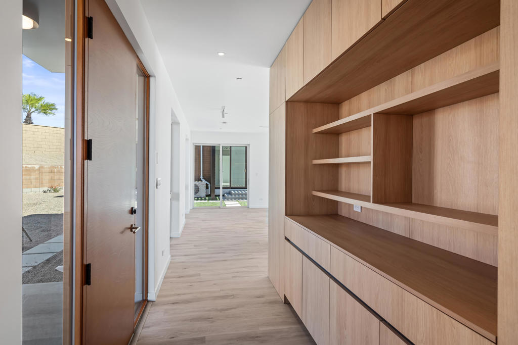 68645 Ridge Crest Way