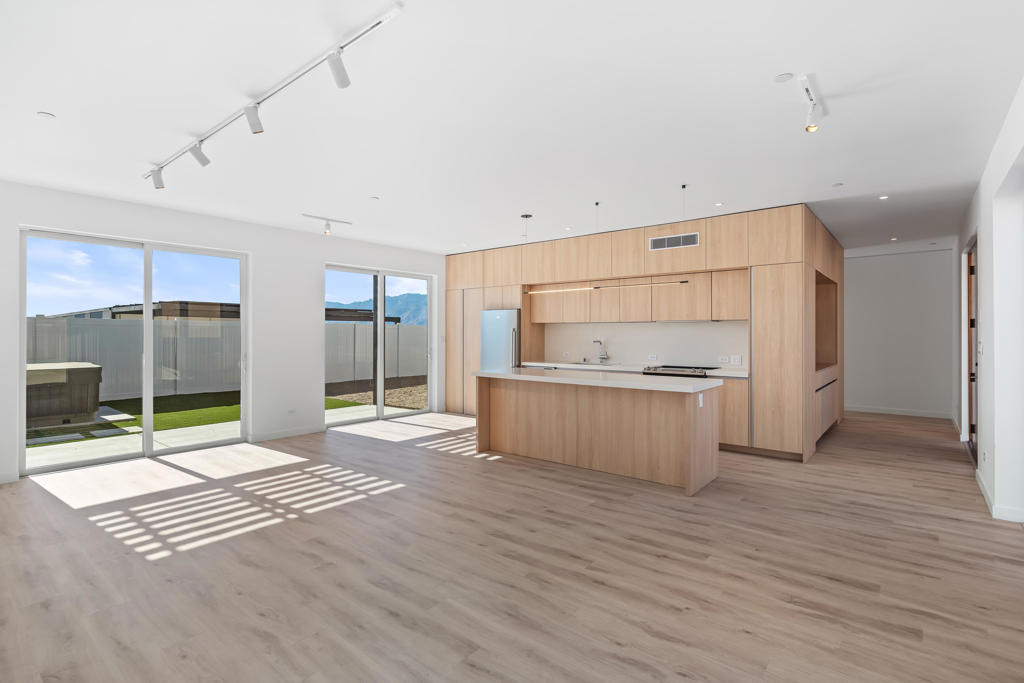 68645 Ridge Crest Way