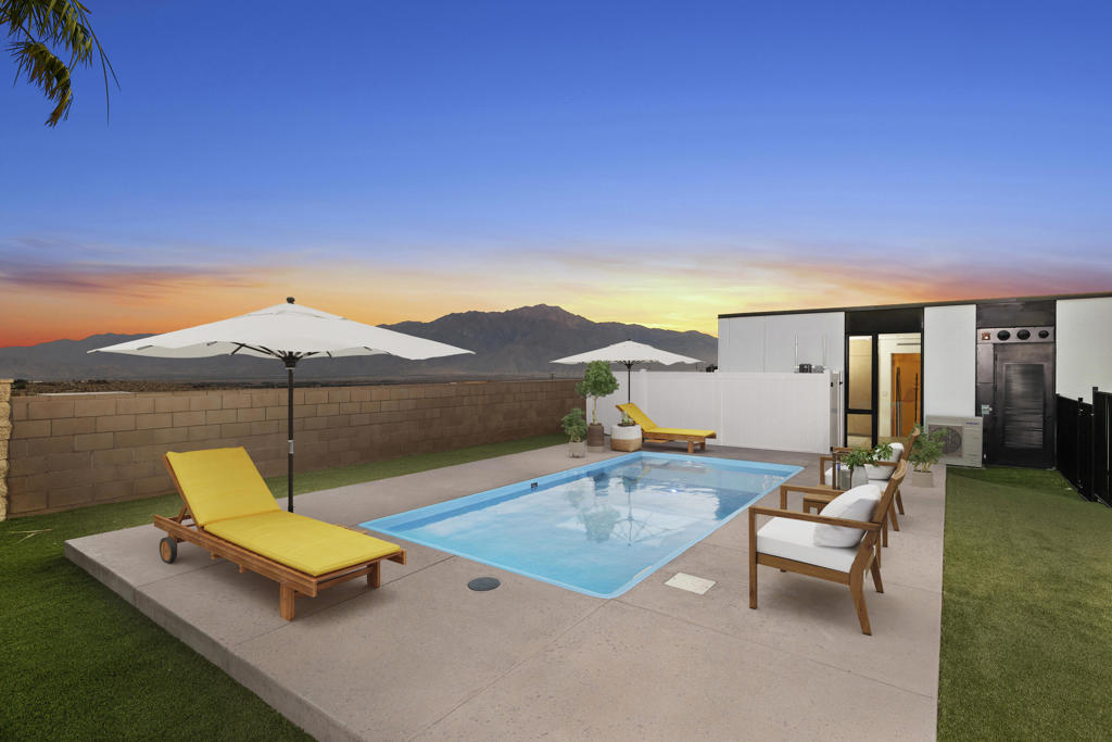 13853 Scenic Crest Circle