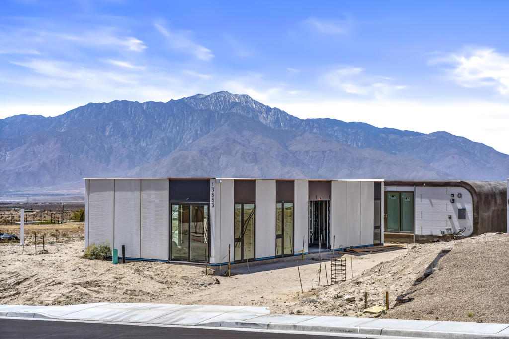 13853 Scenic Crest Circle