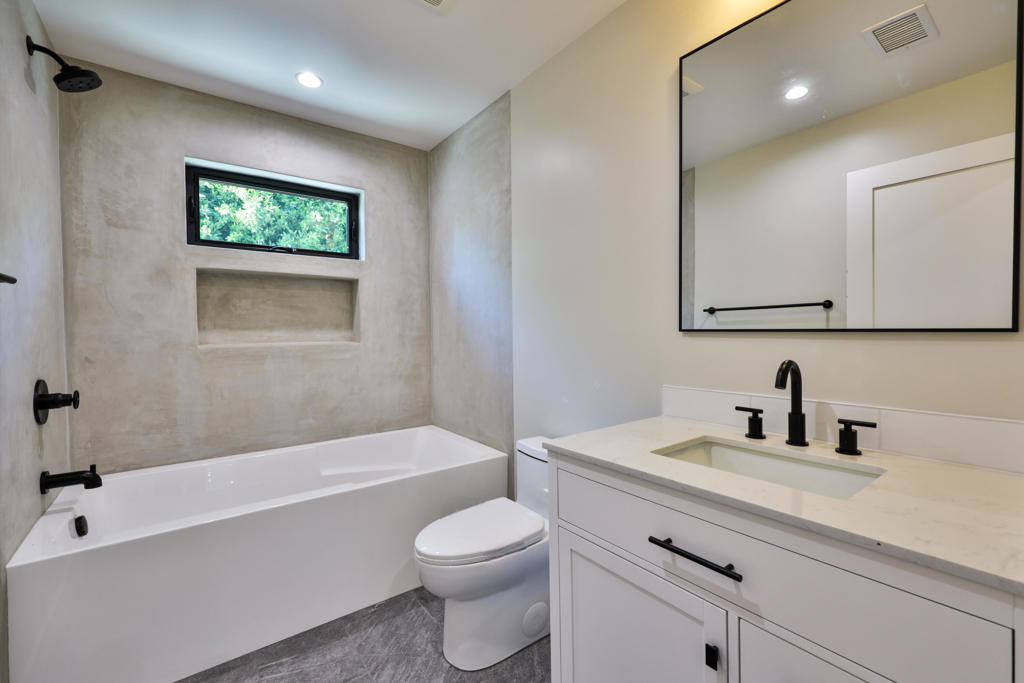 32299 Whispering Palms Trail