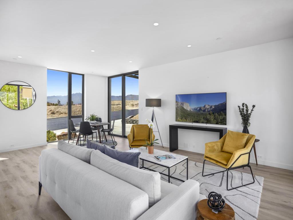 13845 Scenic Crest Circle