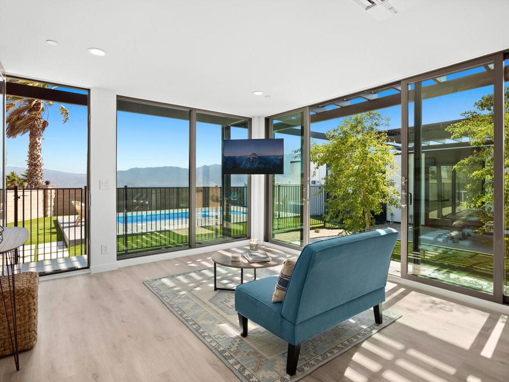 13845 Scenic Crest Circle