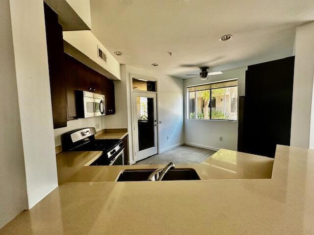 870 E Palm Canyon Drive 102