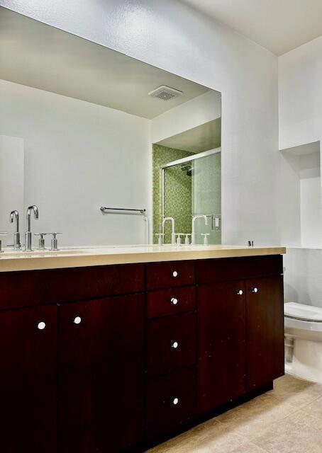 870 E Palm Canyon Drive 102