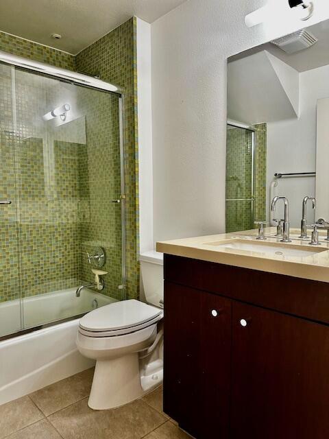 870 E Palm Canyon Drive 102