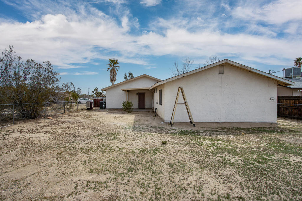 7120 Cholla Avenue