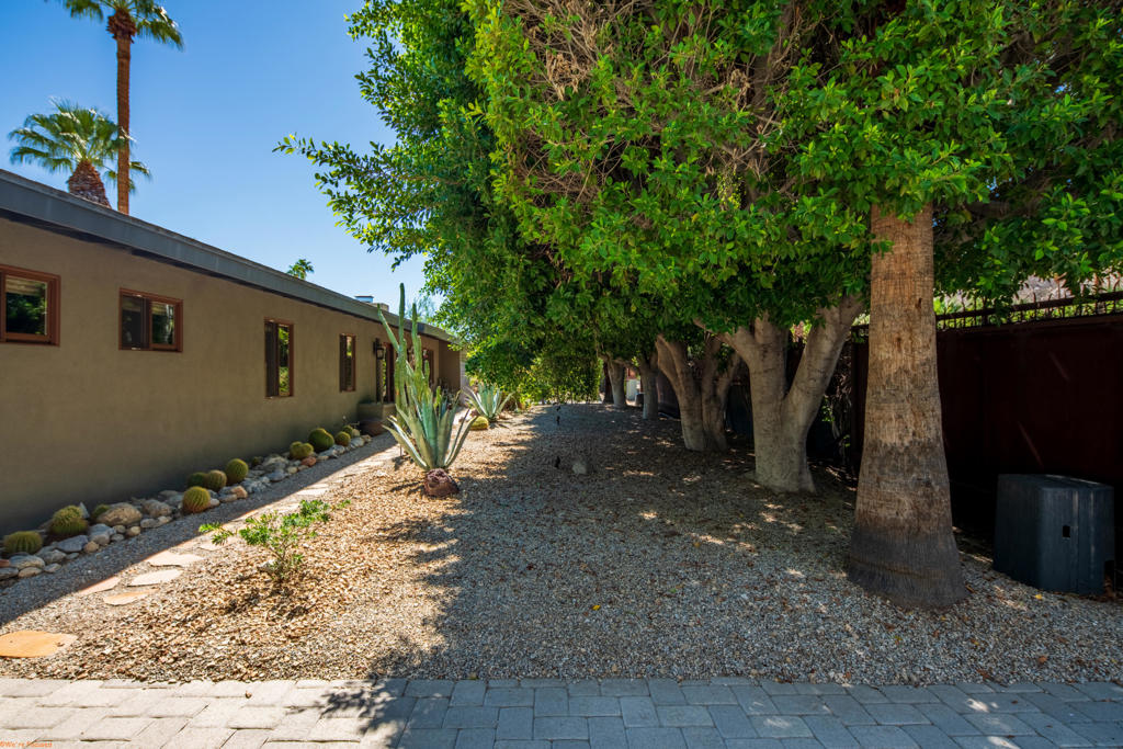 1450 S Via Soledad