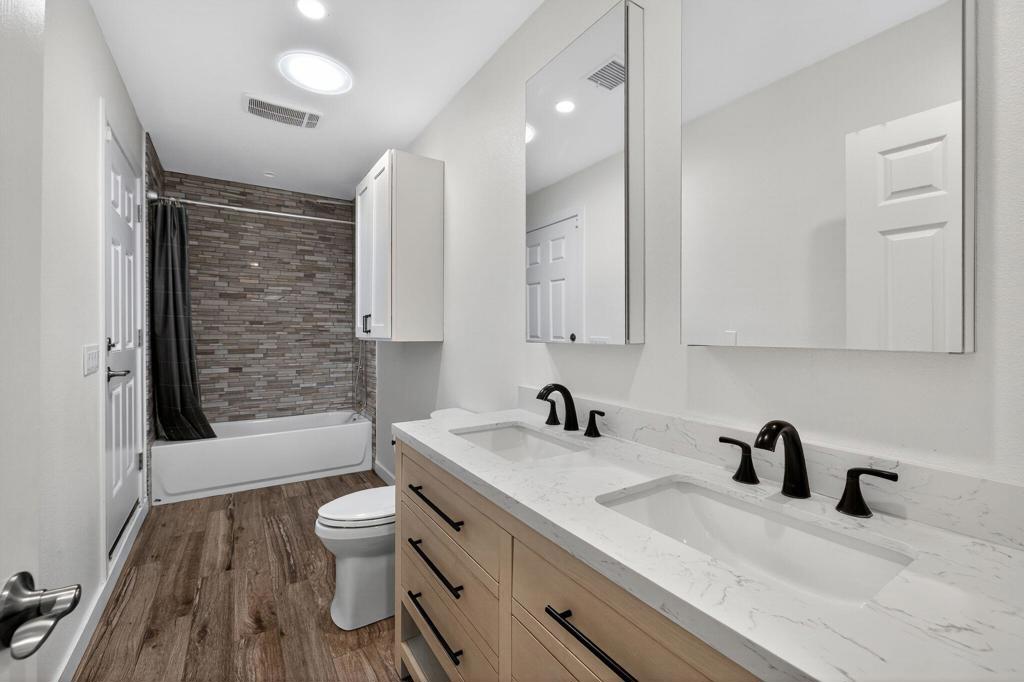 985 N Tuxedo Circle