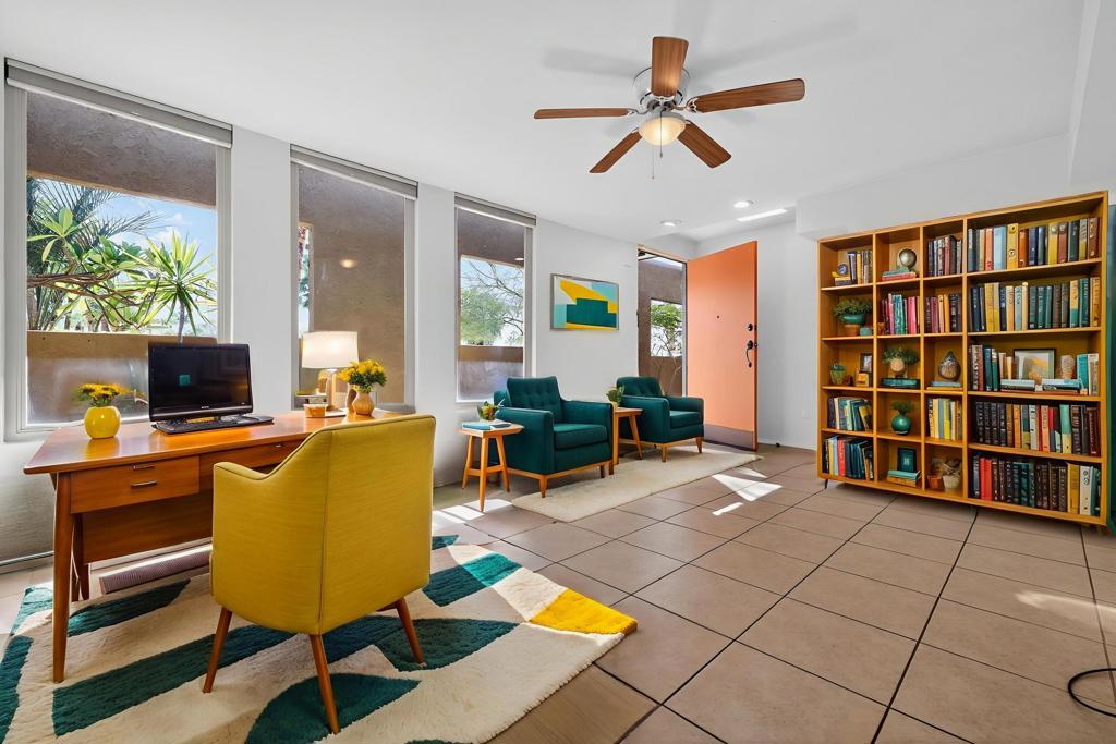 985 N Tuxedo Circle