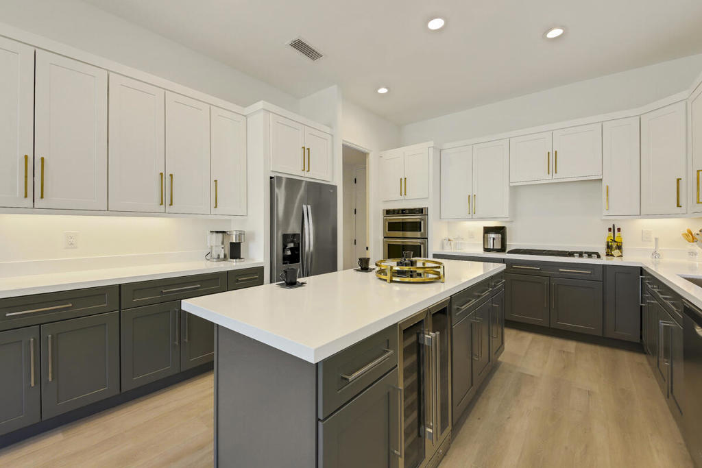 8 Victoria Falls Drive