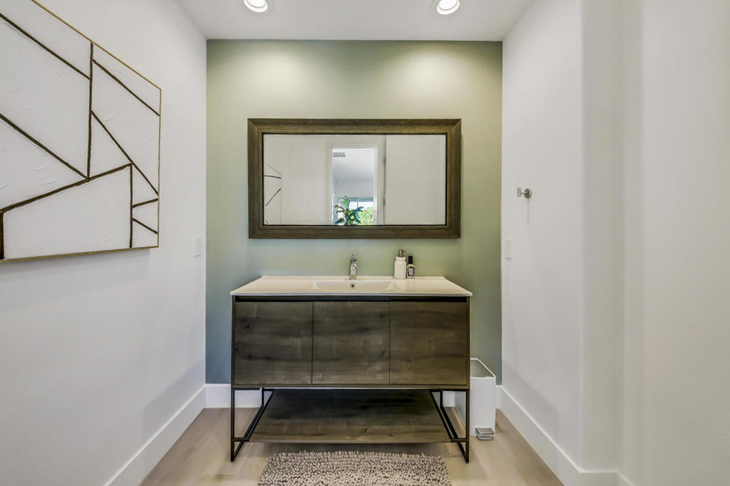 8 Victoria Falls Drive