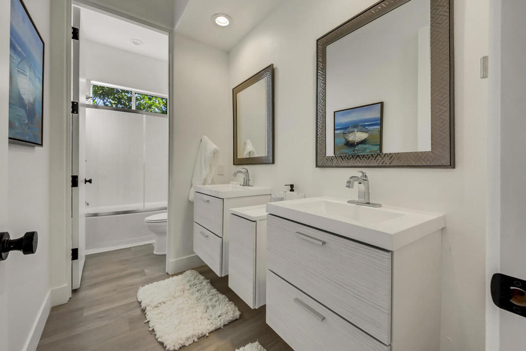 8 Victoria Falls Drive