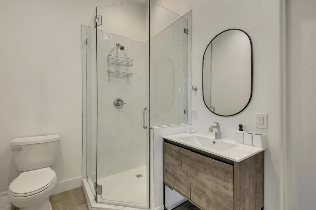 8 Victoria Falls Drive