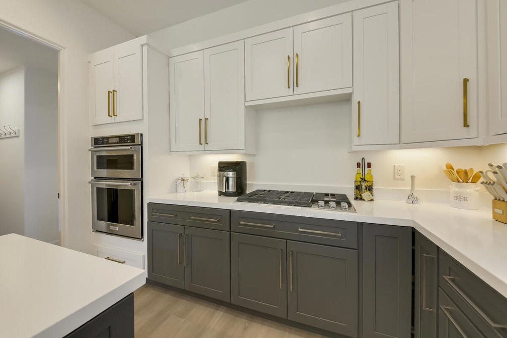 8 Victoria Falls Drive