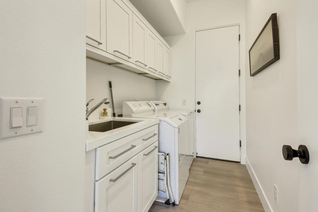 8 Victoria Falls Drive