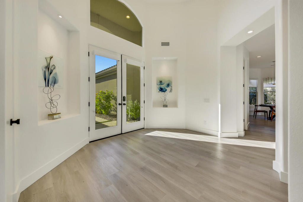 8 Victoria Falls Drive