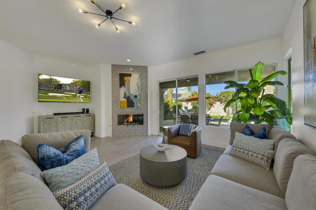 8 Victoria Falls Drive