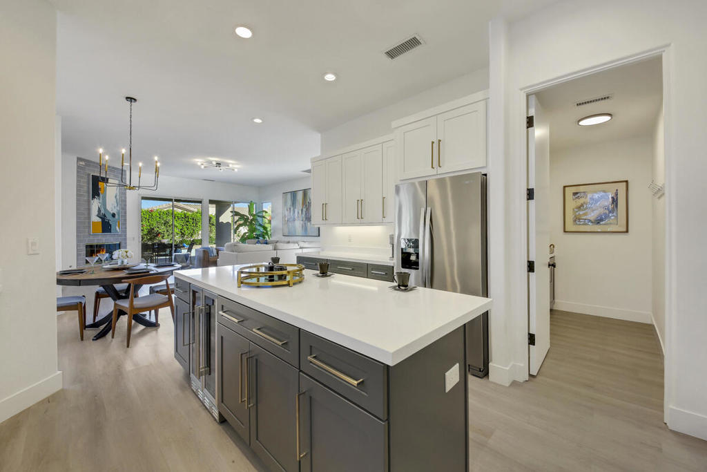 8 Victoria Falls Drive