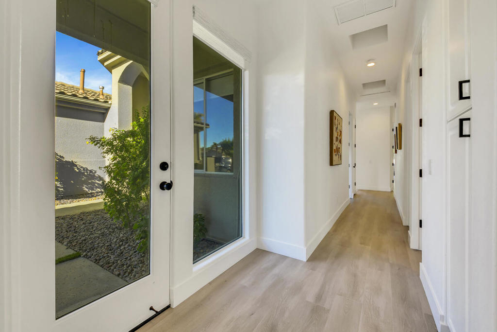 8 Victoria Falls Drive