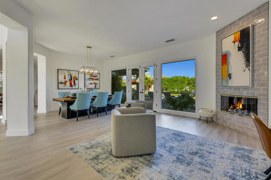 8 Victoria Falls Drive