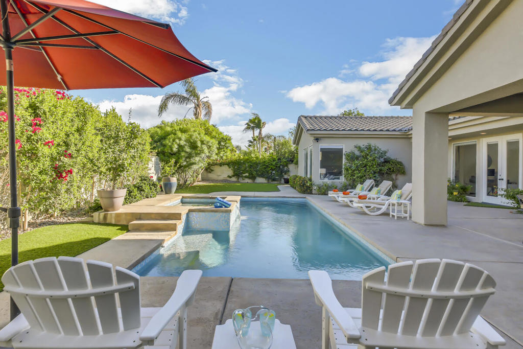 8 Victoria Falls Drive