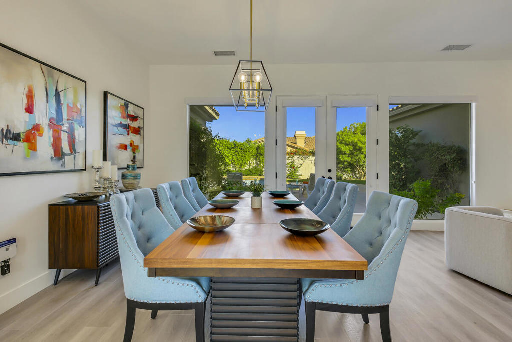 8 Victoria Falls Drive