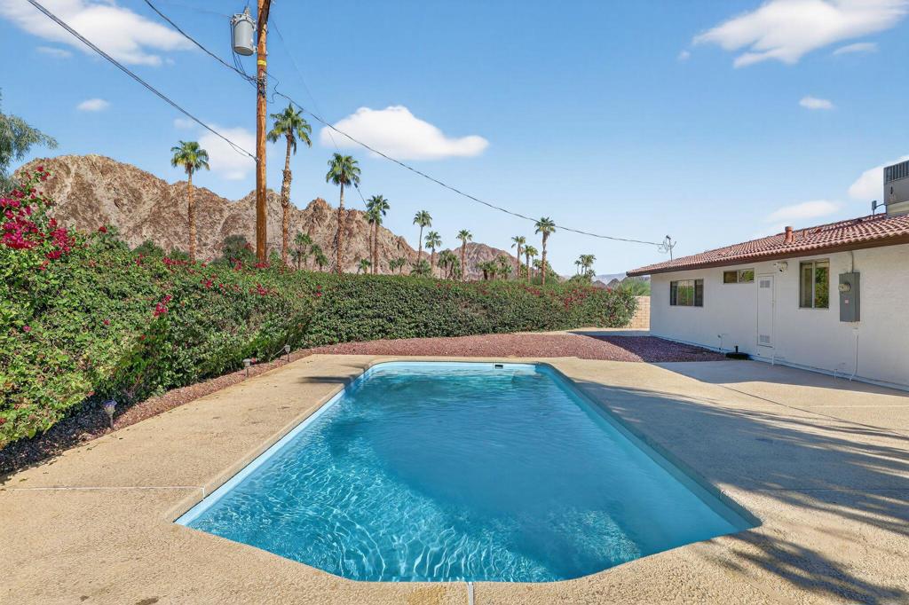 51495 Avenida Obregon