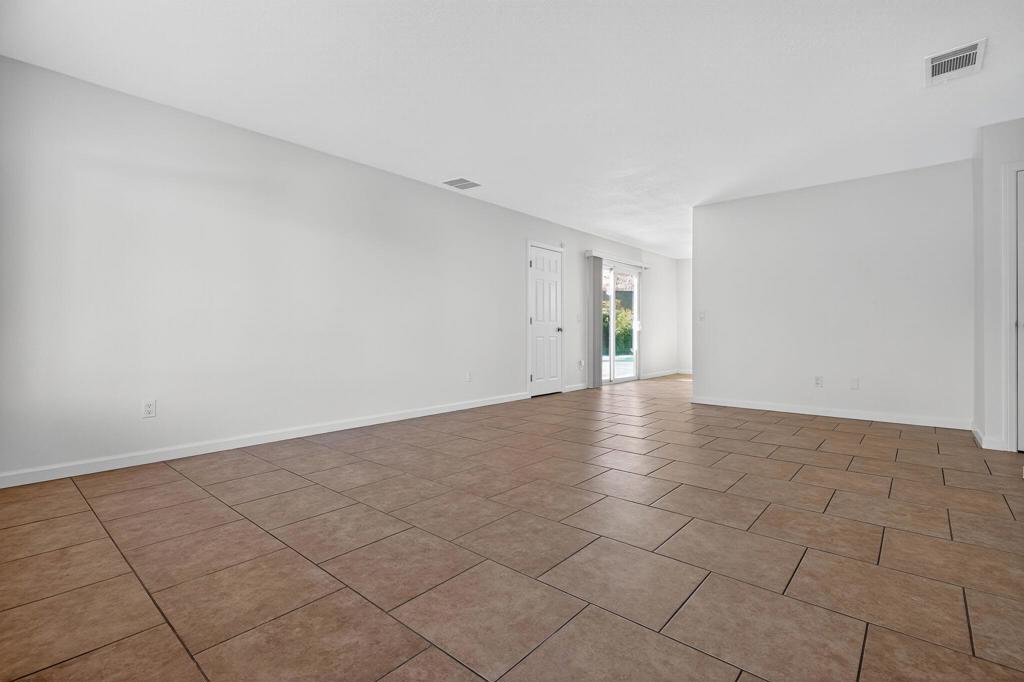 51495 Avenida Obregon