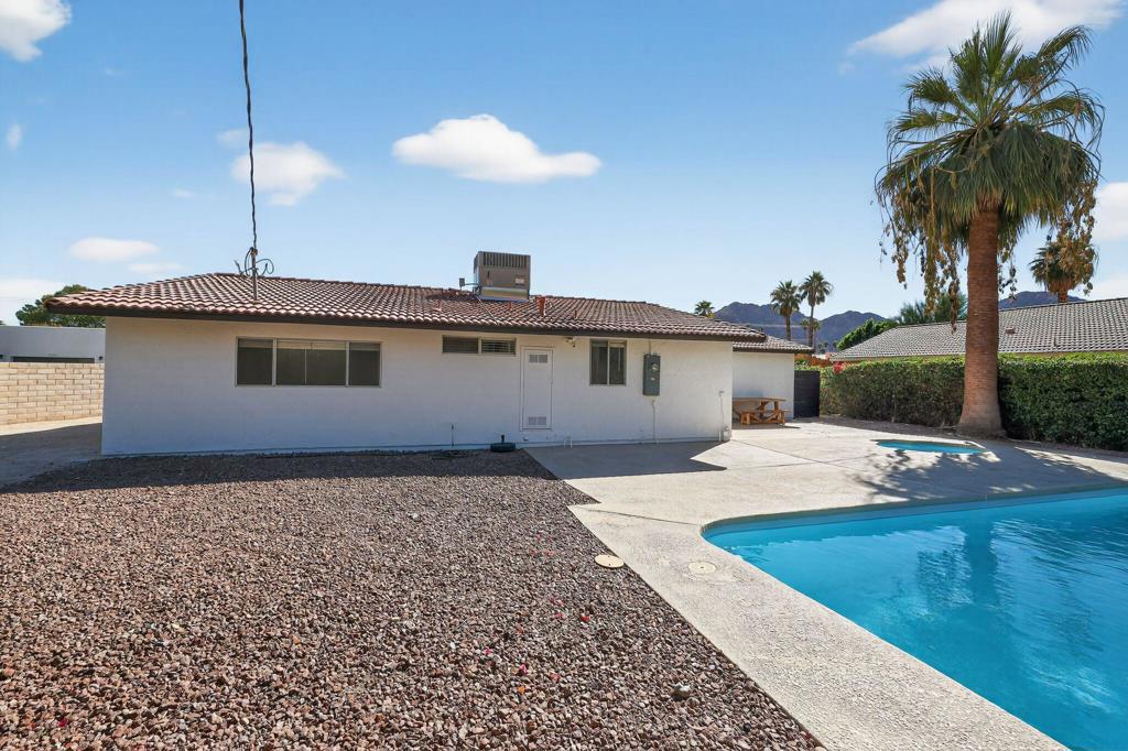 51495 Avenida Obregon