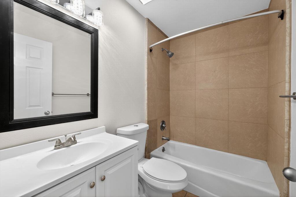 51495 Avenida Obregon