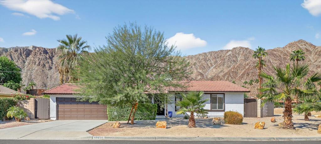 51495 Avenida Obregon