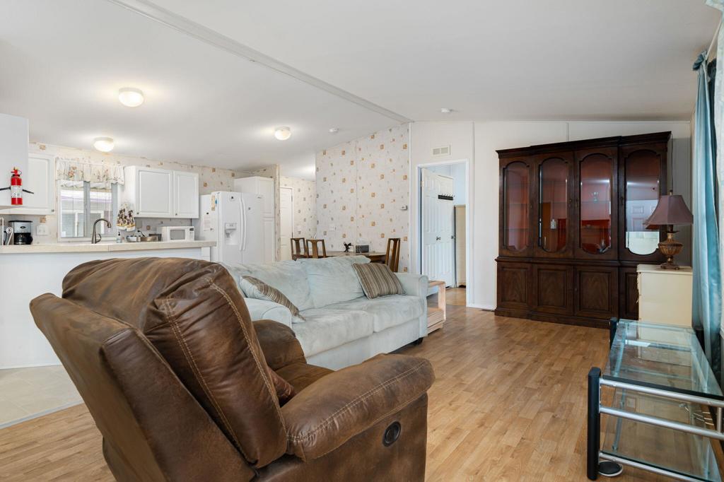 51555 Monroe Street 44