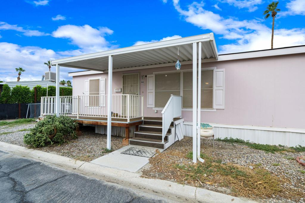 51555 Monroe Street 44