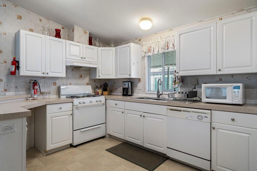 51555 Monroe Street 44