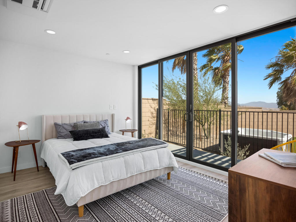 13829 Scenic Crest Circle