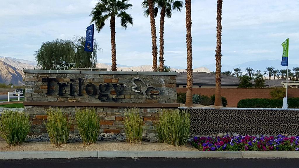 51455 N Two Palms Way