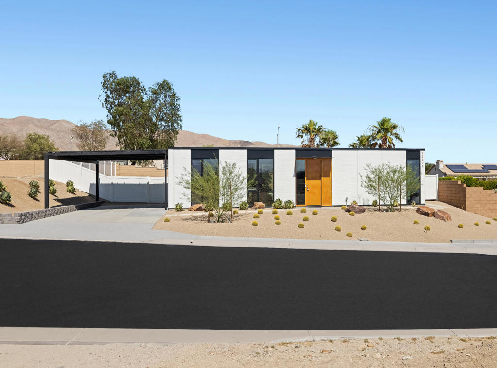 13845 Scenic Crest Circle