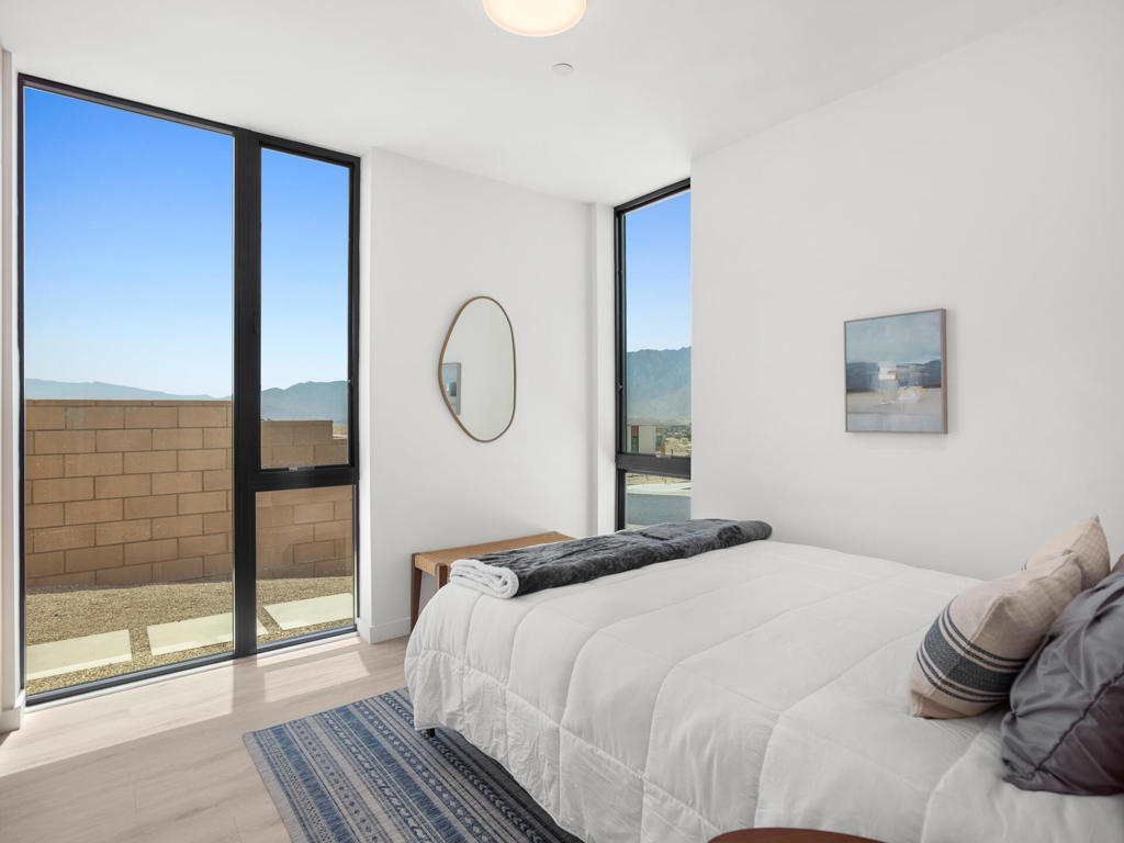 13845 Scenic Crest Circle