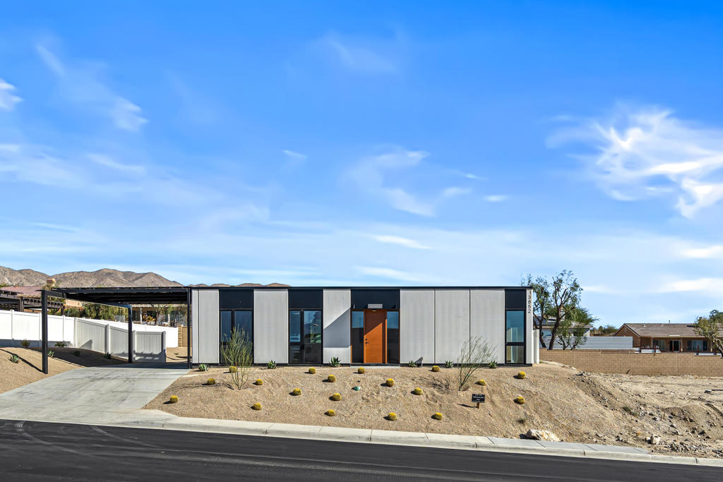 13821 Scenic Crest Way