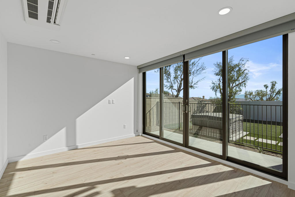 13821 Scenic Crest Way