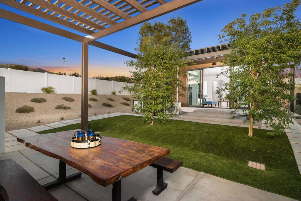 13821 Scenic Crest Way