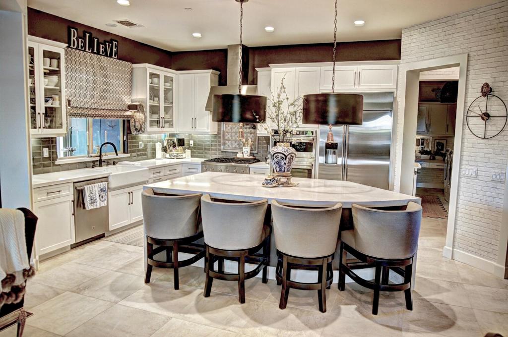 82555 Round Valley Drive