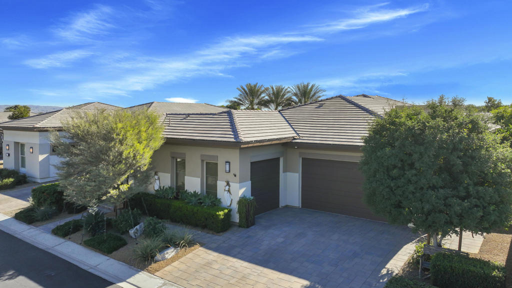 82555 Round Valley Drive